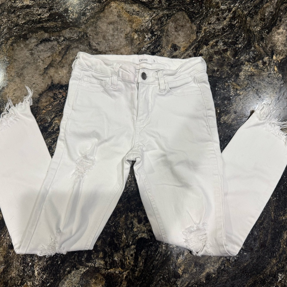 NWOT Cello White Distressed Skinny Jeans size 1